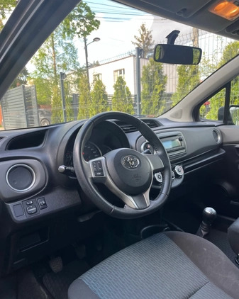 Toyota Yaris cena 22000 przebieg: 198000, rok produkcji 2012 z Warszawa małe 29